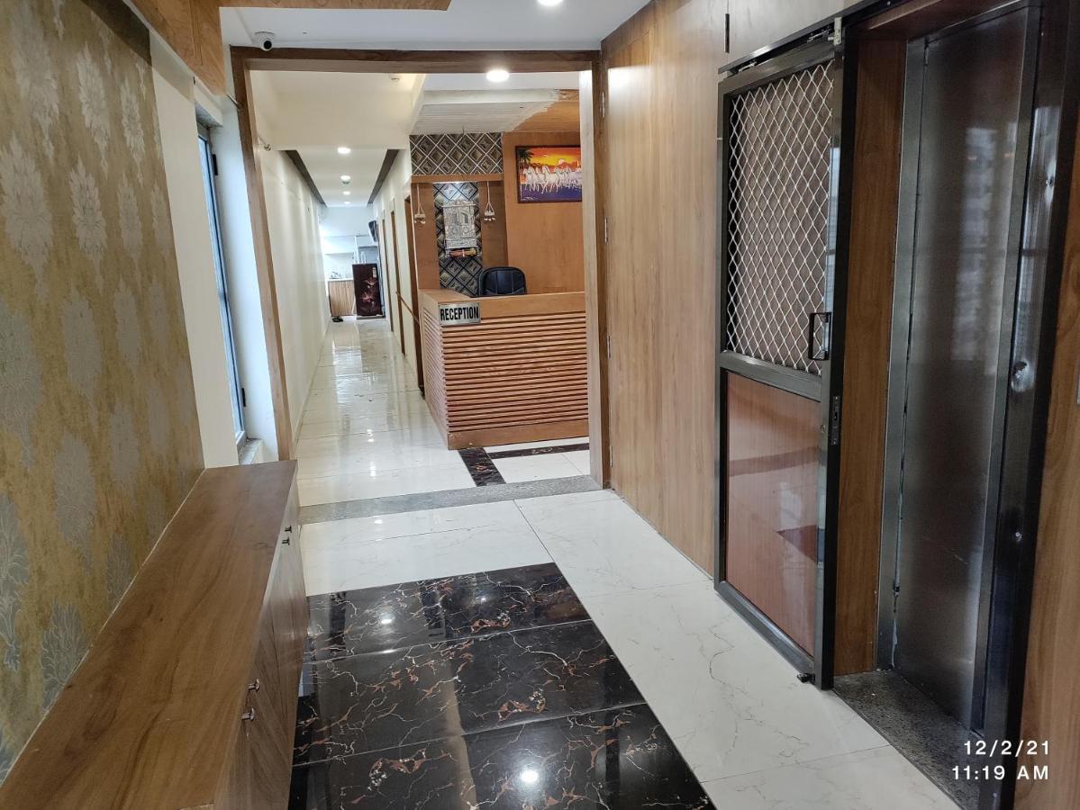Hotel Asopalav Gandhinagar Exteriör bild