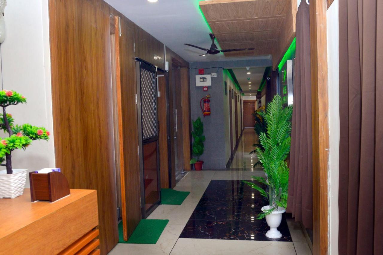 Hotel Asopalav Gandhinagar Exteriör bild