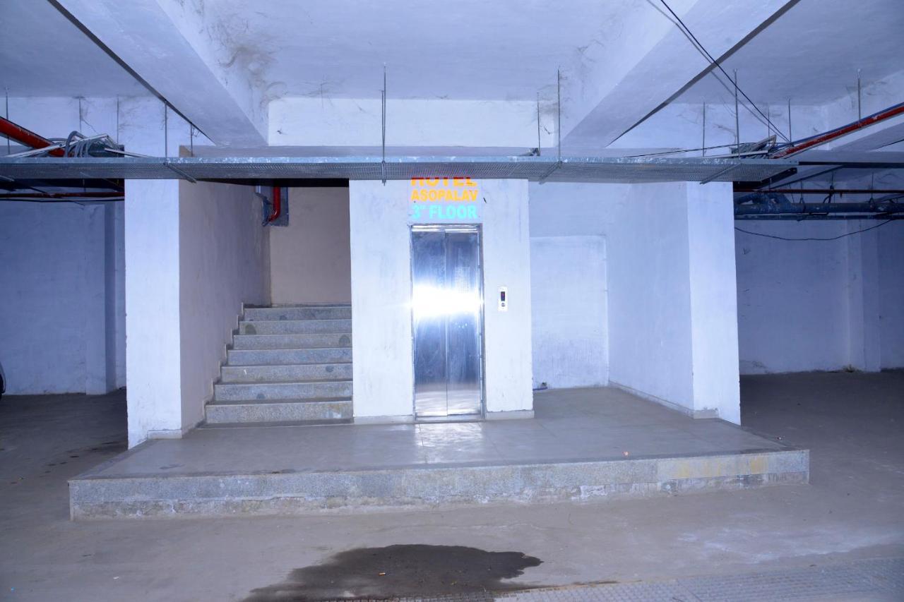 Hotel Asopalav Gandhinagar Exteriör bild